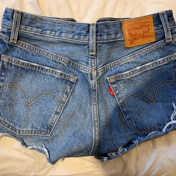 Levi Strauss Denim 501 shorts Aritzia - Picture 1 of 4